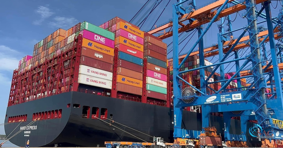 Export-import documents alongside cargo in a warehouse, illustrating customs paperwork preparation