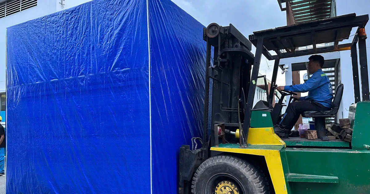 Export machinery packing: moisture protection, crating and container loading